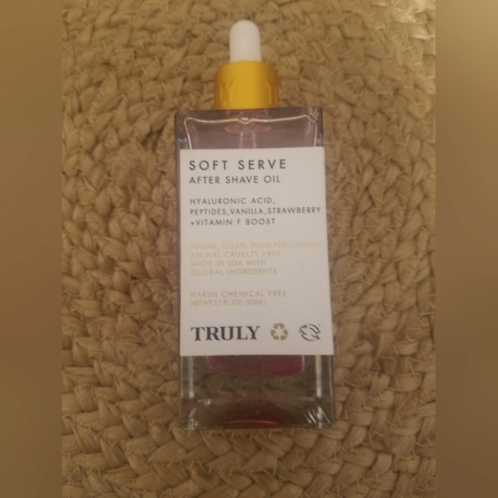 NIB Truly Soft Serve After Shave Oil